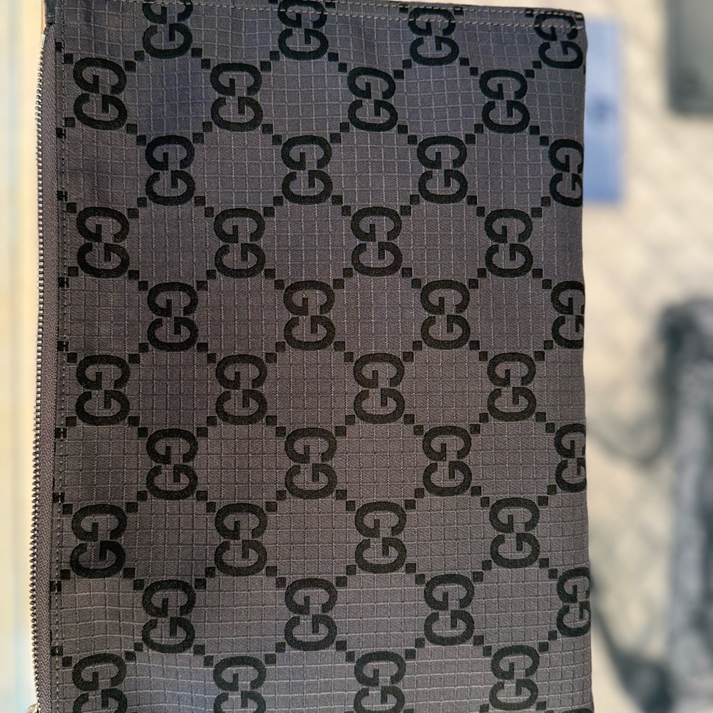Gucci Black Monogram Men's Bag - Picture 2 of 2
